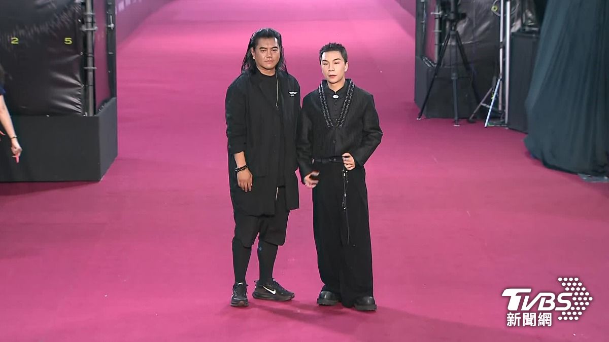 派翠克與B2分享小S狀態很好。(圖/TVBS)
