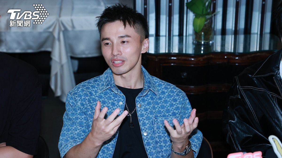 阿緯擔保除了威廉外,其他團員沒當兵是合情合理,要外界別想太多。(圖/黃城碩攝)