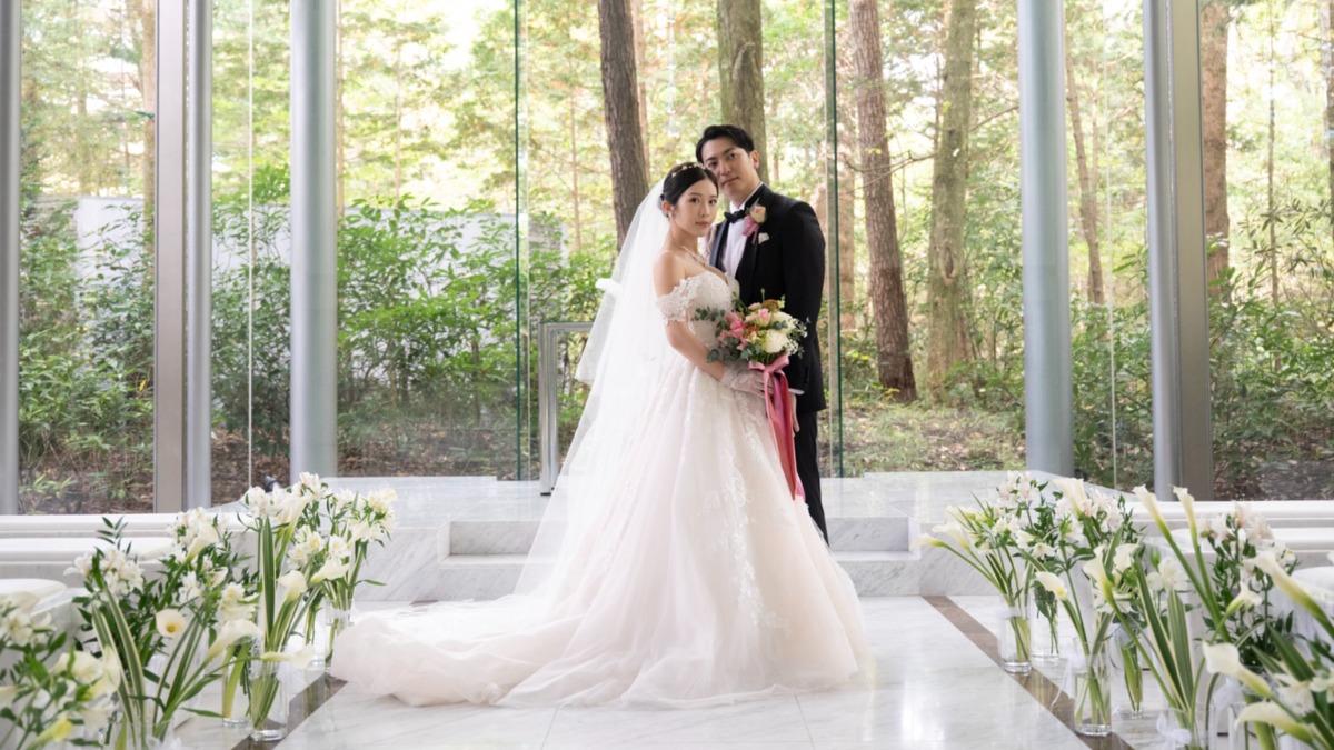 鄭家純與老公Akira在輕井澤森之美教堂舉行婚禮。(圖/千巡影世提供)