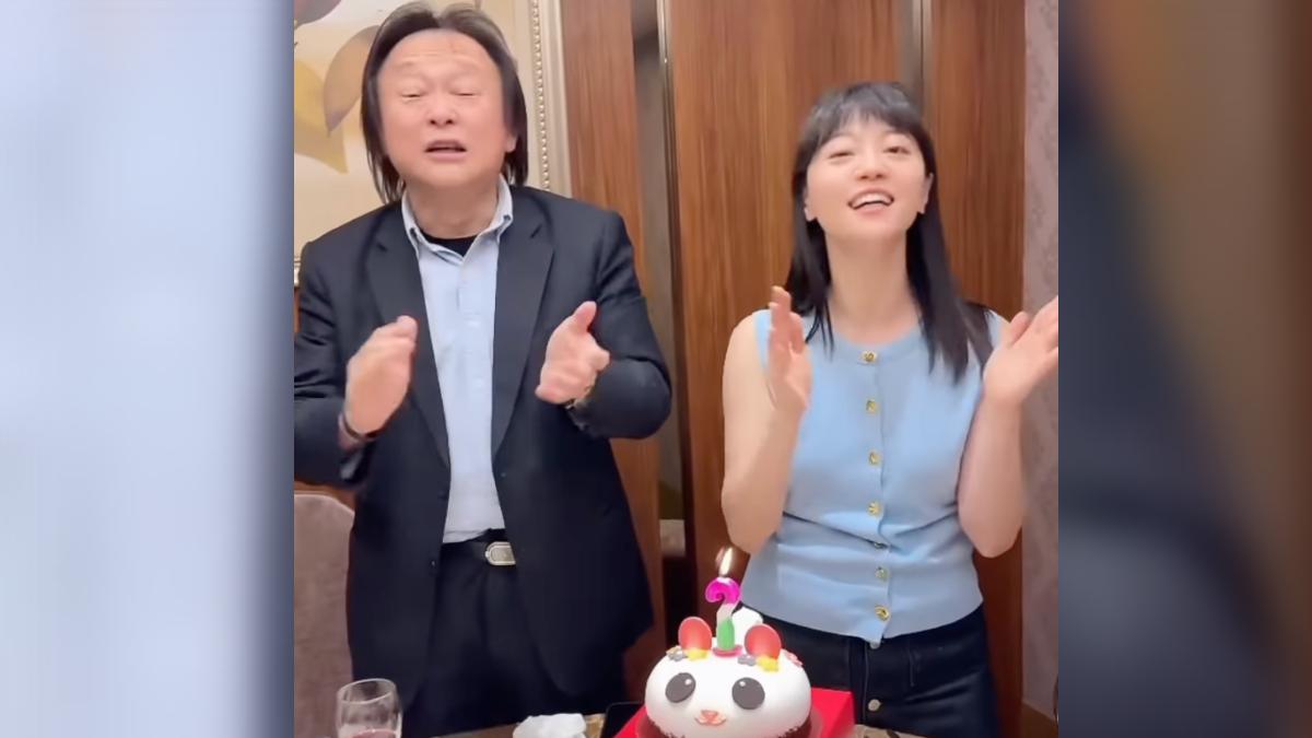 民進黨立委王世堅陪前綠委高嘉瑜過生日。(圖/高嘉瑜臉書)