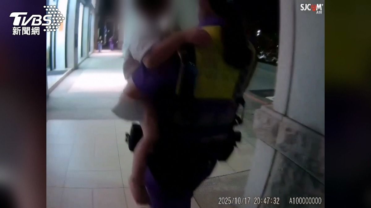 獨自在街頭!3歲童「僅穿尿布」遭警尋獲 母親竟稱孩子睡了就出門。(圖/TVBS)