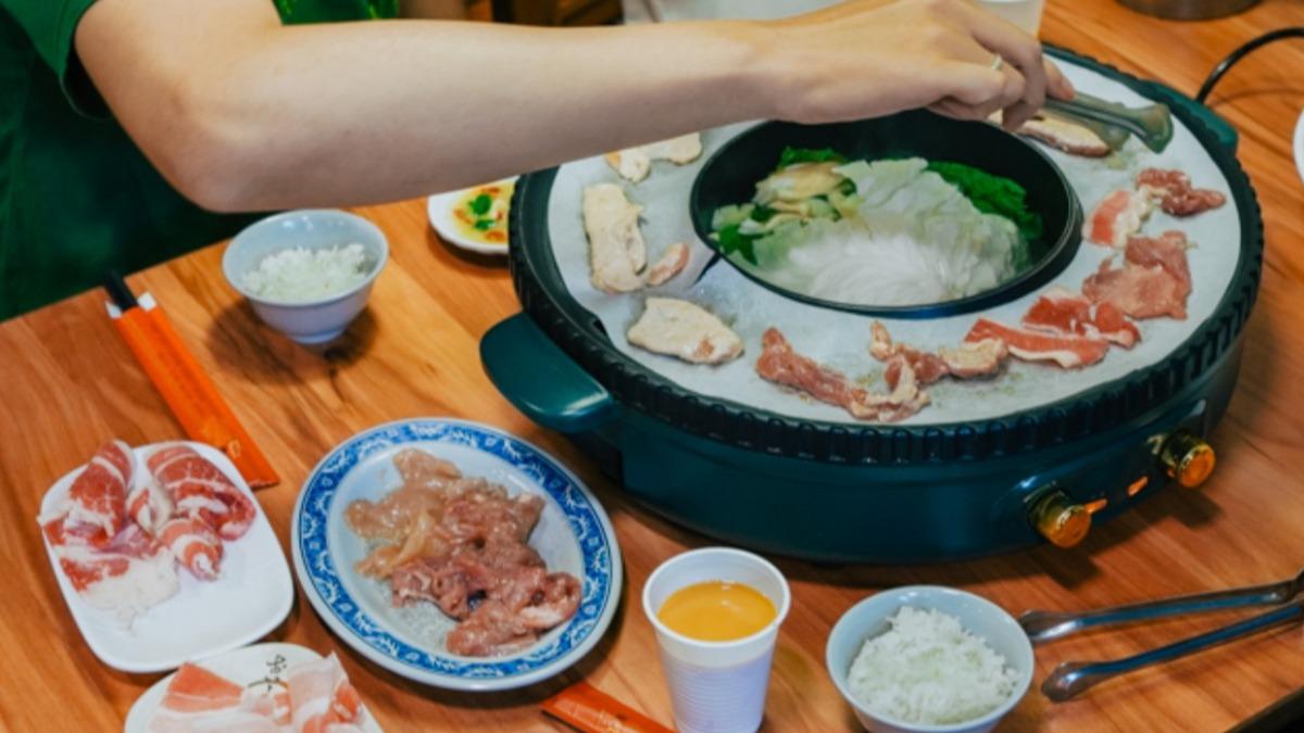 500元內就有火烤兩吃吃到飽,相當平價。(圖/翻攝自胖貓咪的奇幻旅程部落格)