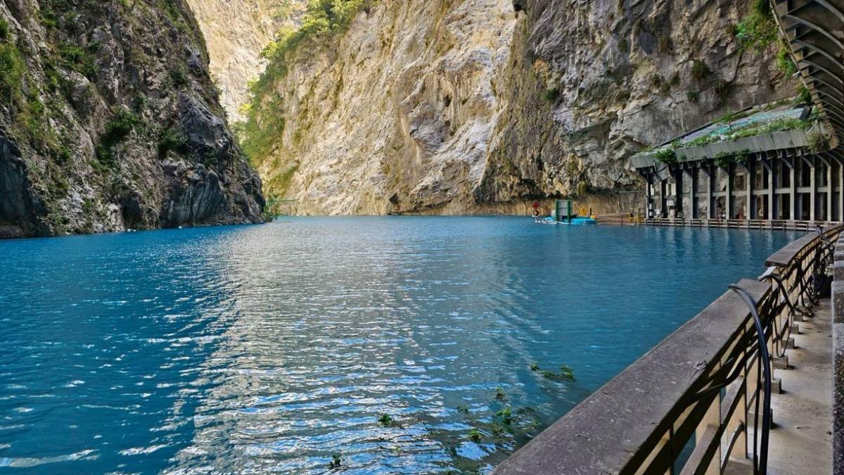 立霧溪堰塞湖水位持續上漲,隧道口淹水嚴重。(圖/太管處提供)
