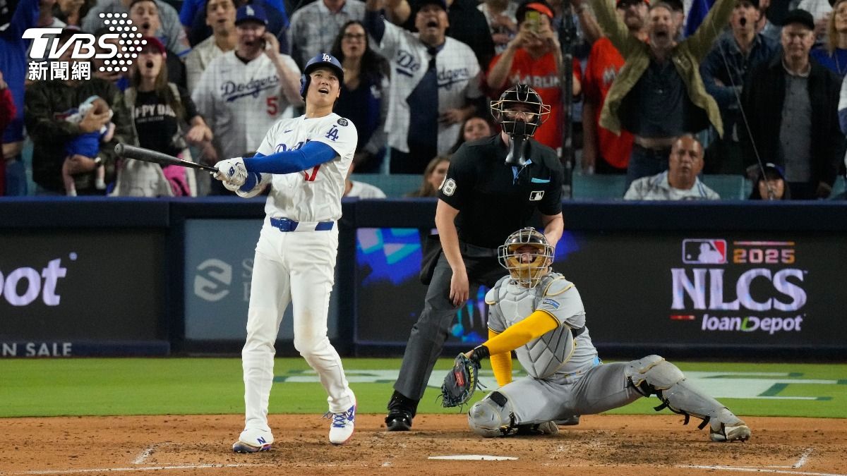 大谷翔平第4局的全壘打,飛行距離約143m,是他今年最大號的全壘打。(圖/達志影像美聯社)