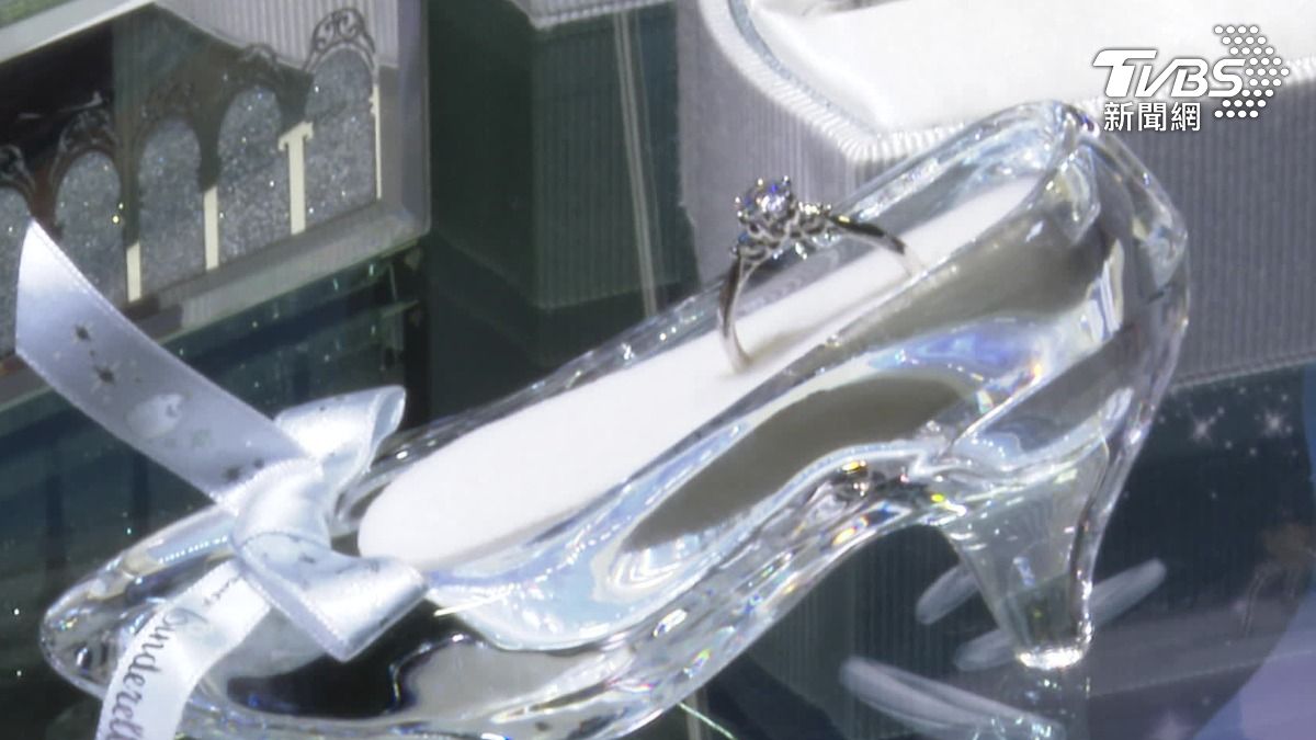 辦婚禮平均65萬!今年結婚恐無11萬對創新低。(圖/TVBS)