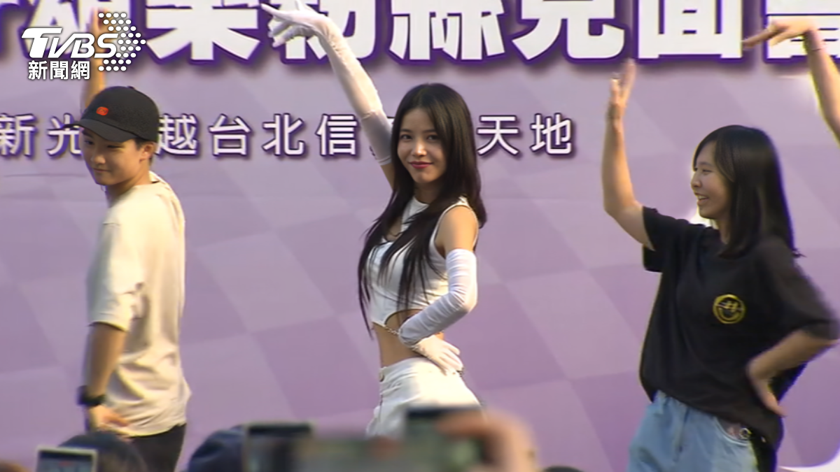 頌樂台北見面會上名粉絲嗨爆。(圖/李延智攝)