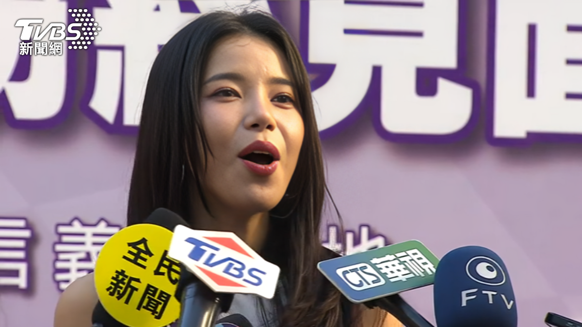 頌樂受訪開金嗓飆唱《Golden》。(圖/李延智攝)