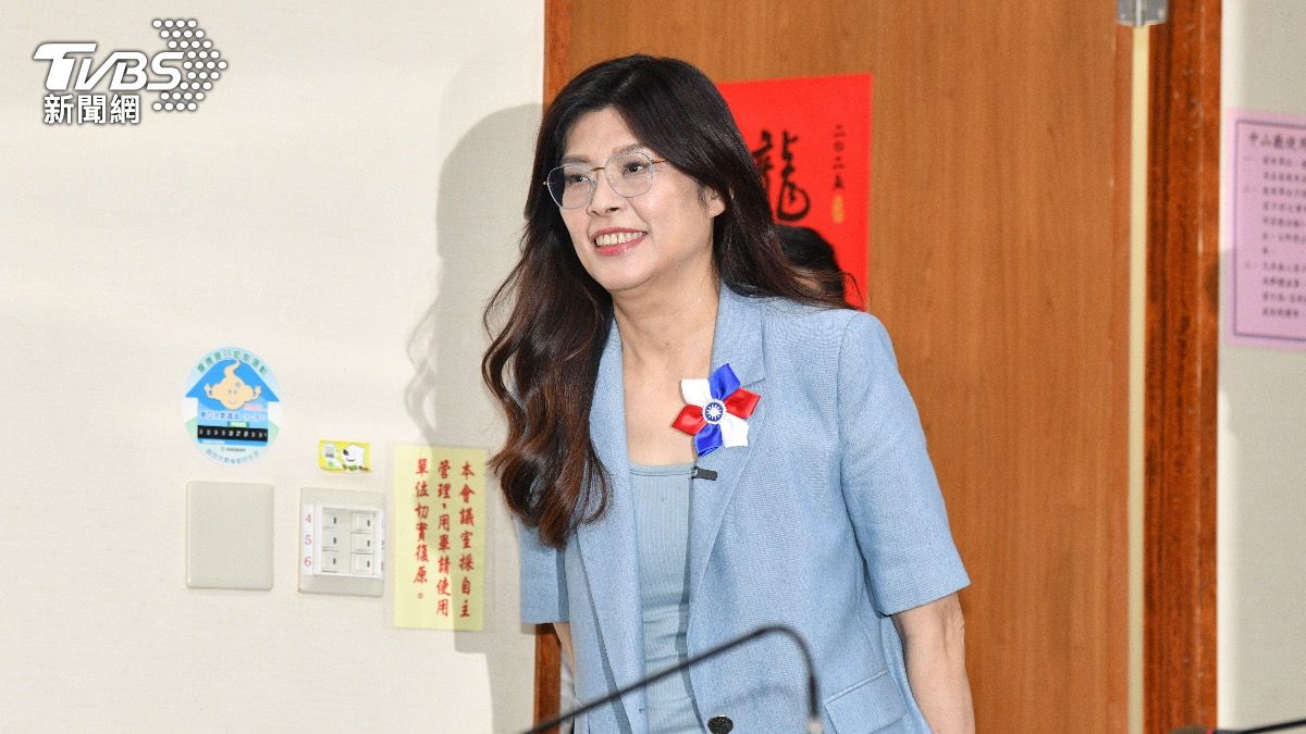 中國網民形塑「統一女神」 鄭麗文:笑一笑就好