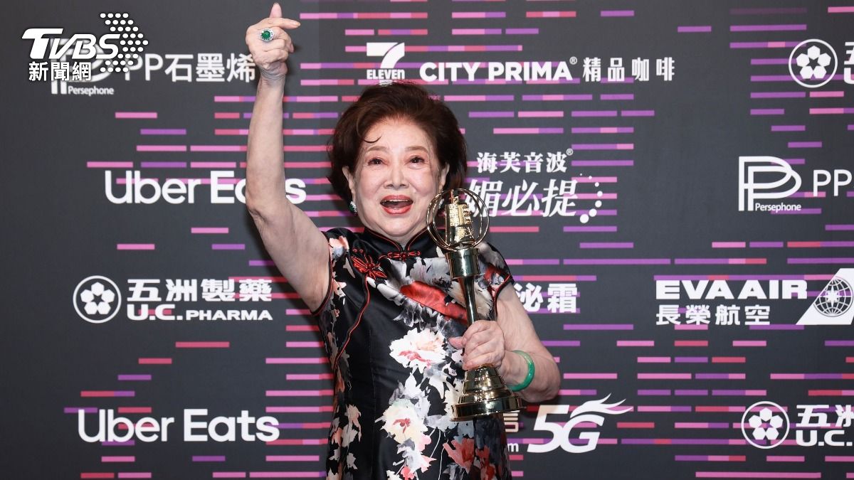 金鐘60／陳淑芳拍戲68年首奪金鐘獎　奪特別貢獻獎突喊「不要鼓掌，我會忘詞」