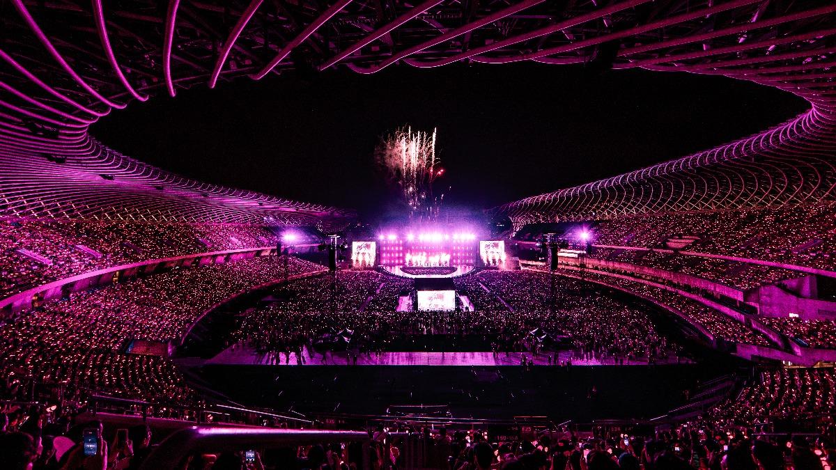 好ㄅㄧㄤˋ!BLACKPINK高雄開唱改寫5紀錄 Rosé鳳梨酥配50嵐