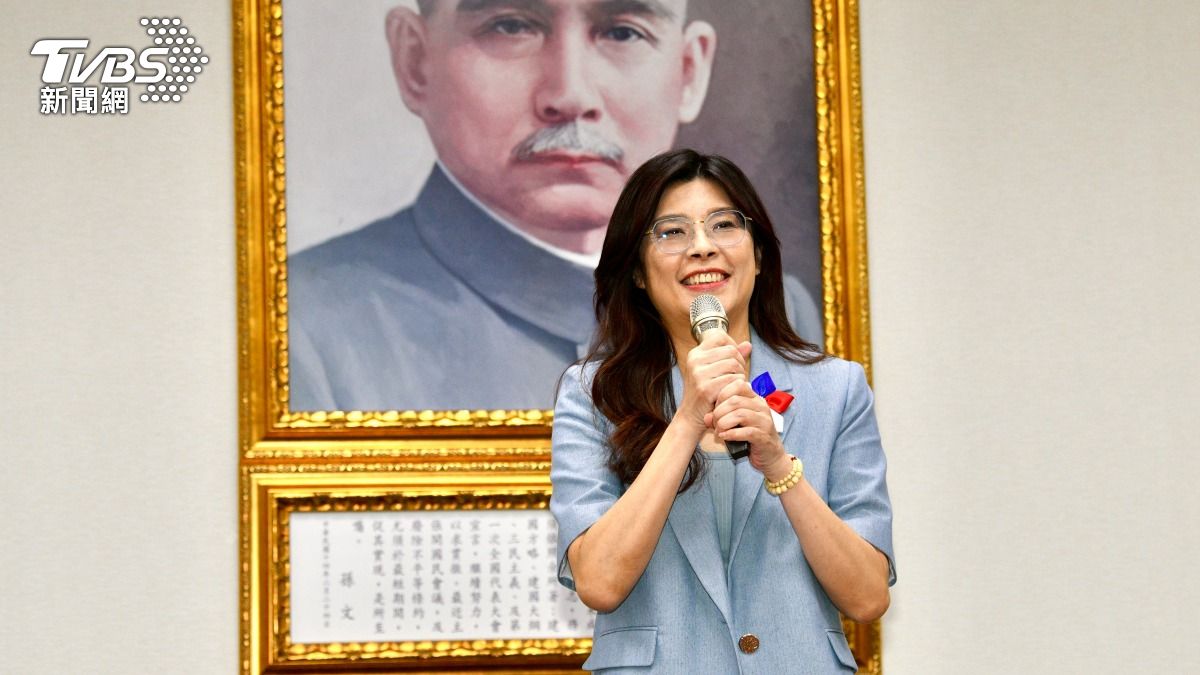 鄭麗文當選藍黨魁 游盈隆驚呼超級震撼彈:百年大黨8級強震