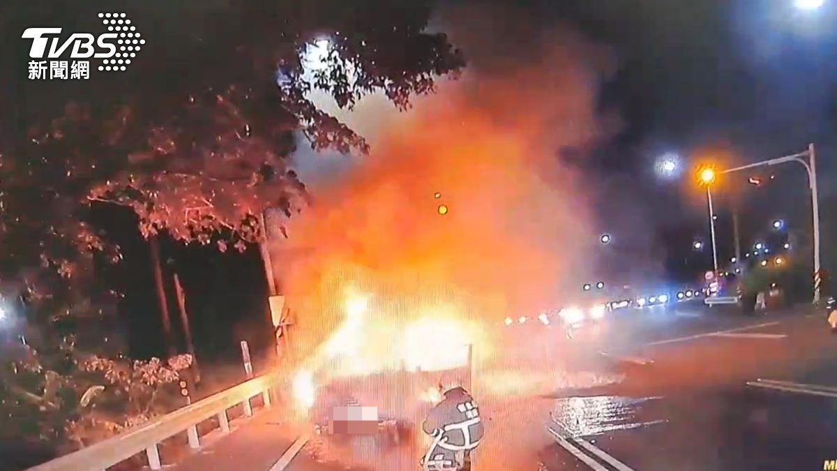苗栗夜晚驚見火球!汽車遭火吞沒夫妻急逃生 妻意識模糊