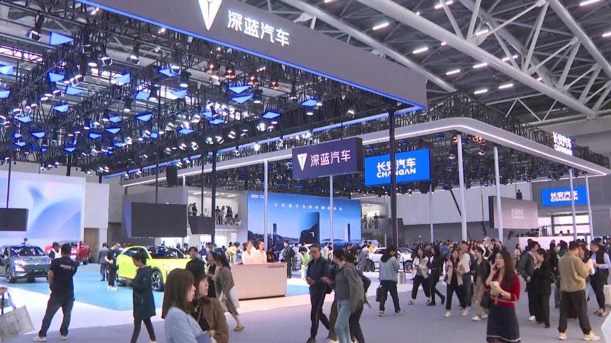 中國大陸積極推動電動車,發展過剩引討論。(圖/TVBS)