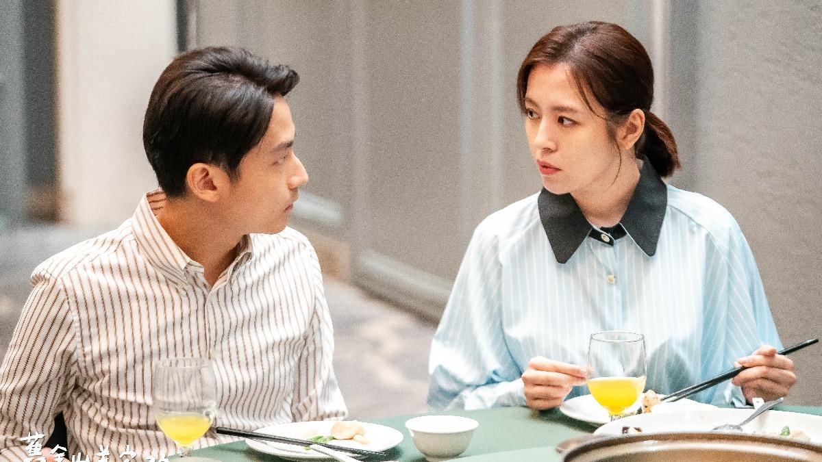 劉品言(右)答應林鶴軒的求婚,兩人決定共結連理。(圖/TVBS提供)