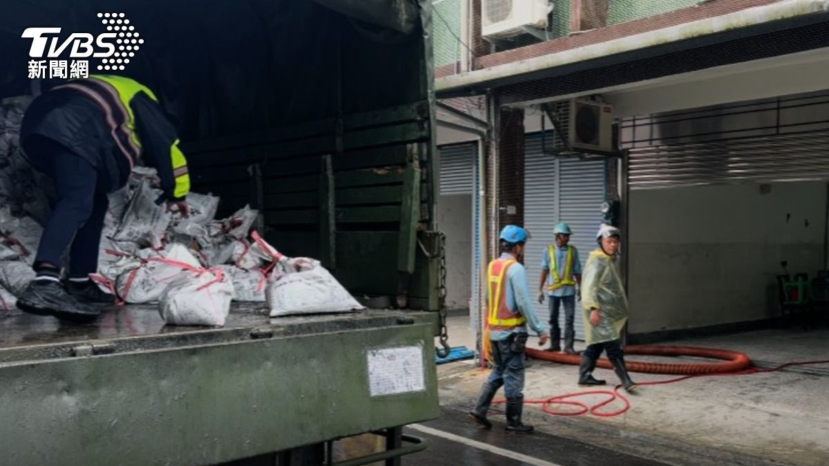 光復鄉災民家中又發生積水。（圖／TVBS）