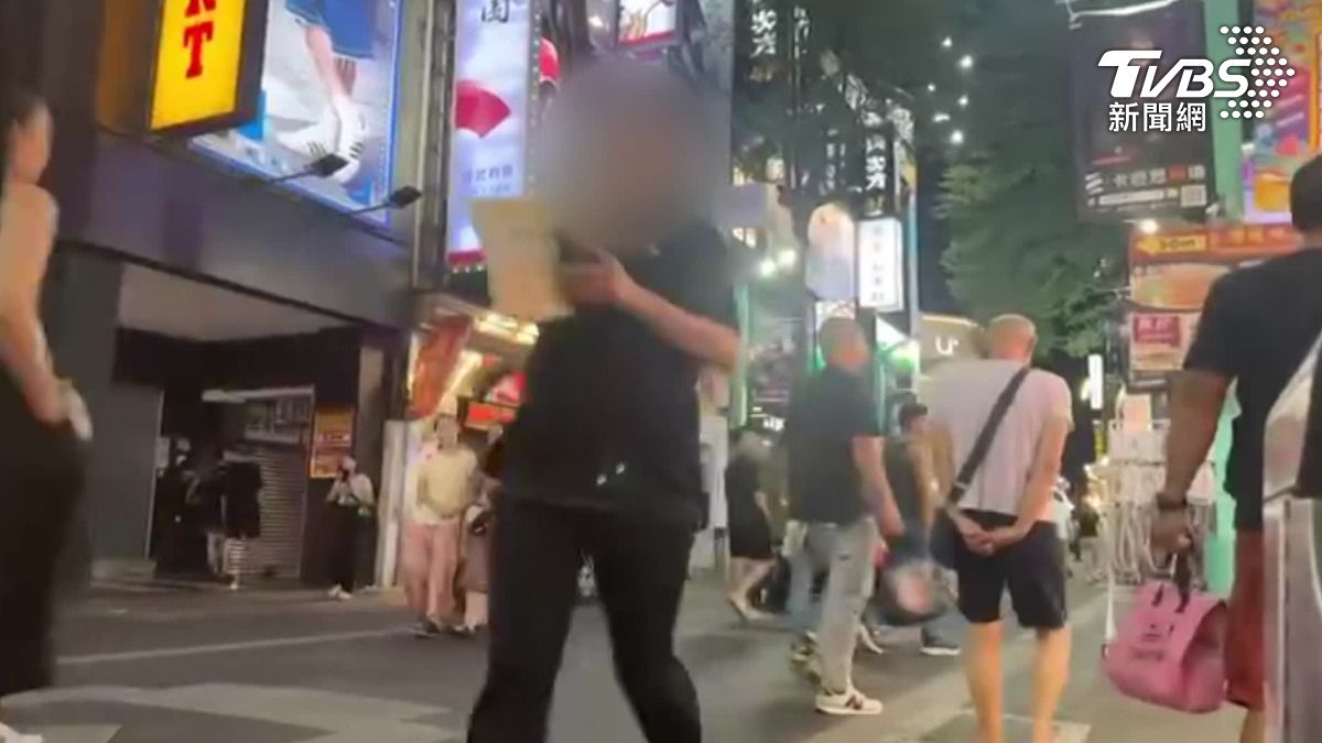 死纏爛打!婦人強迫推銷騷擾。(圖/民眾提供)