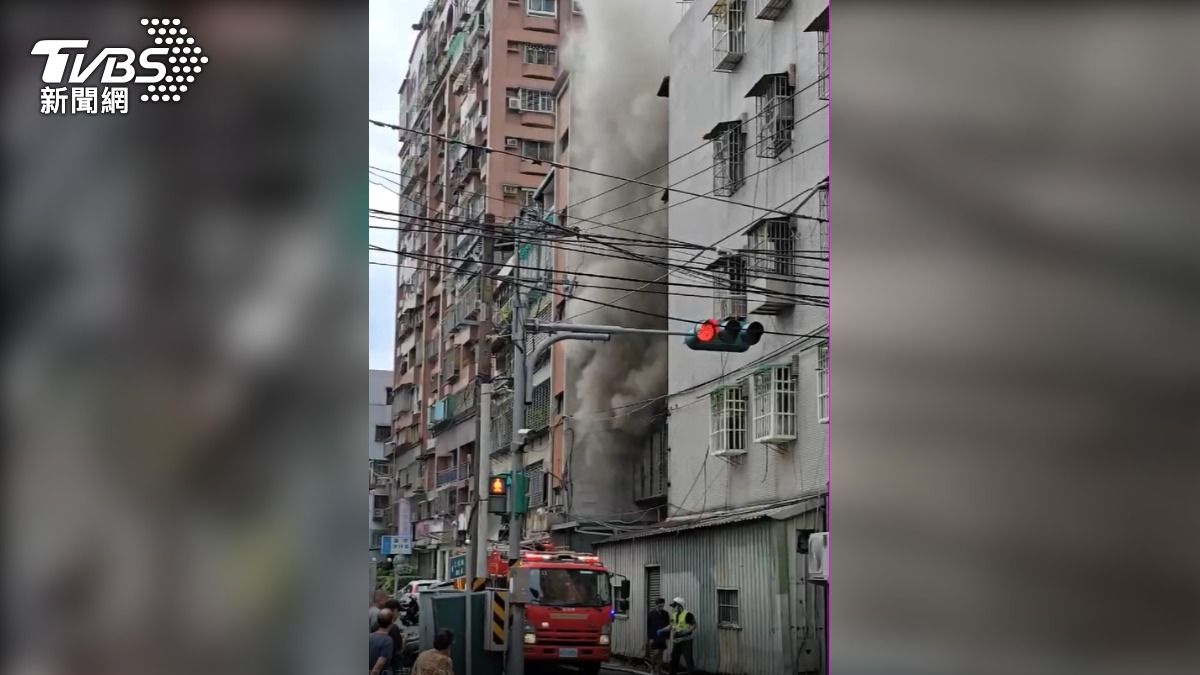 疑似因男住戶在住家焚燒紙張引發火警。(圖/TVBS)
