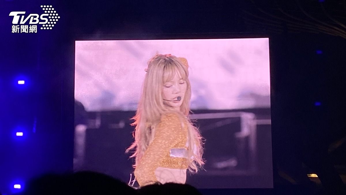 直擊／Lisa挺翹臀辣翻5萬人！　跟Rosé大喊：高雄好ㄅㄧㄤˋ！