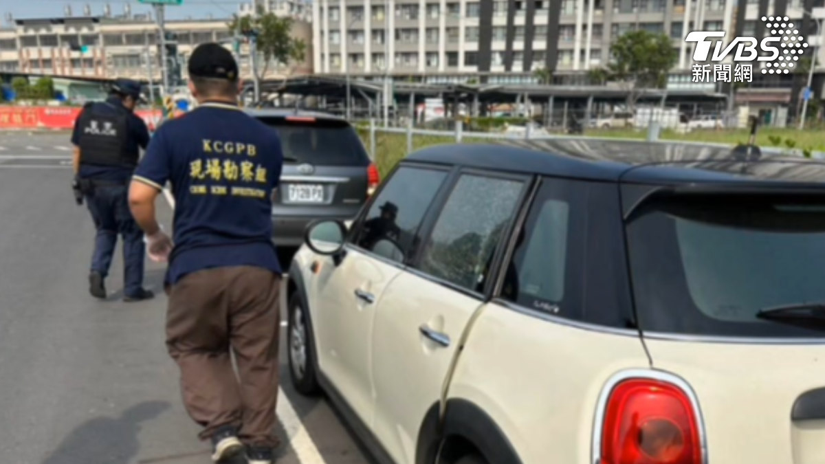 警方到場鑑識。（圖／翻攝自社會事新聞影音）