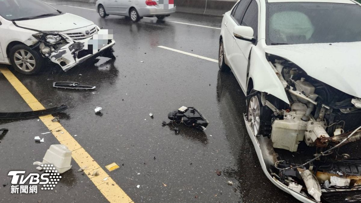 國5積水釀禍「2車慘毀」！她失控撞護欄　後車閃避不及釀2傷