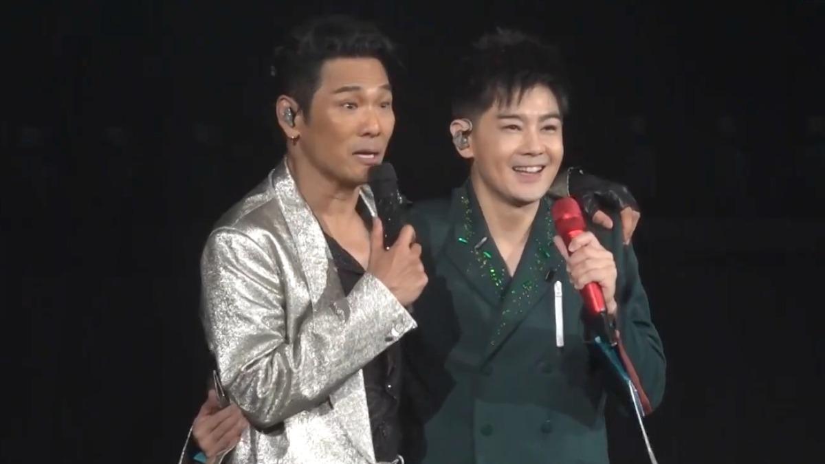 杜德偉開唱大秀身材，林志穎驚喜合體。（圖／翻攝 TVB娛樂新聞台）