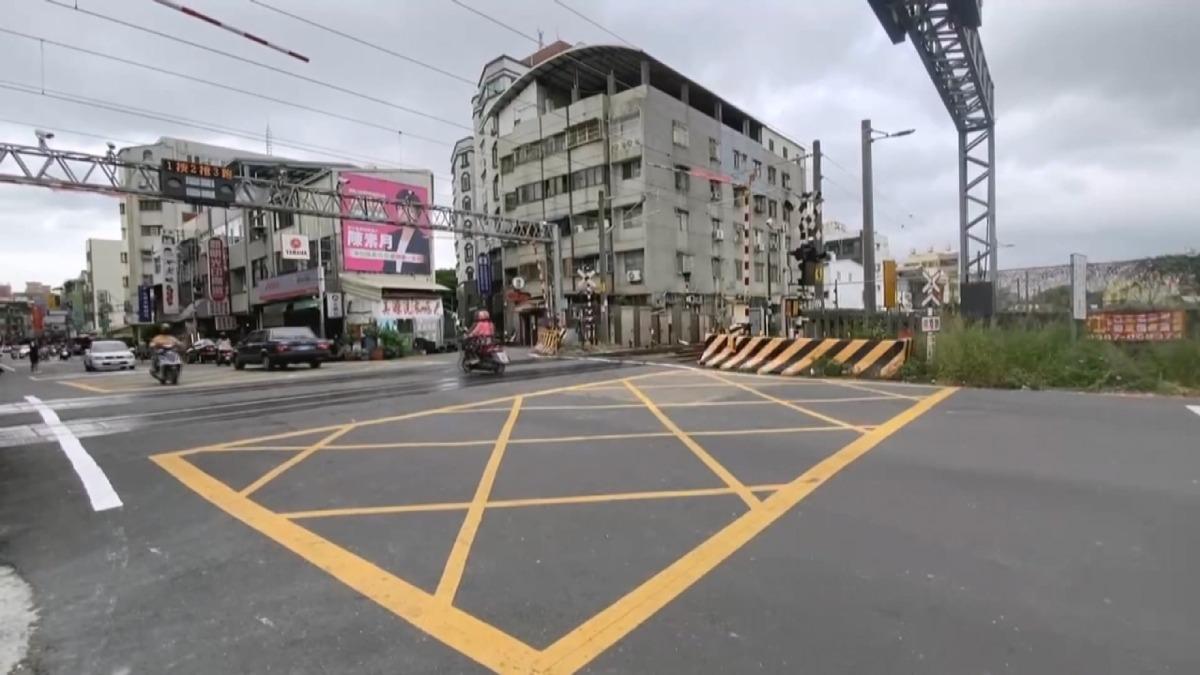 自強號彰化站卡死,台鐵:供電異常惹禍。(圖/TVBS)