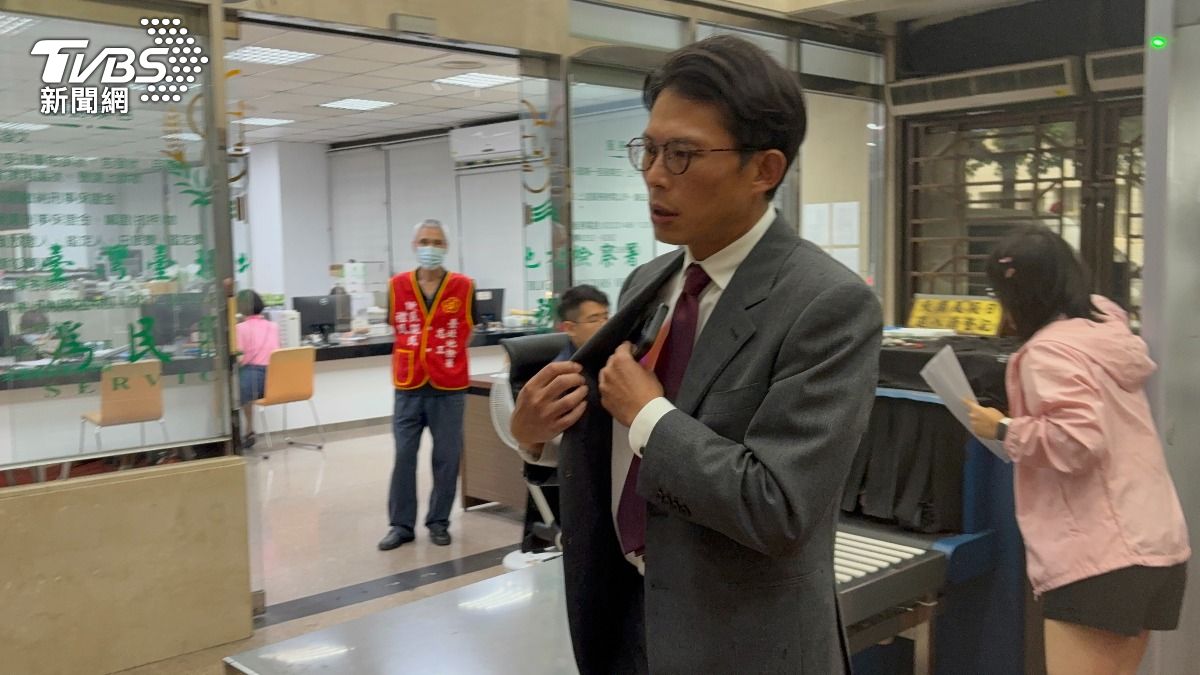 「走讀」釀8警受傷 黃國昌今遭傳喚:北檢對民眾黨情有獨鍾