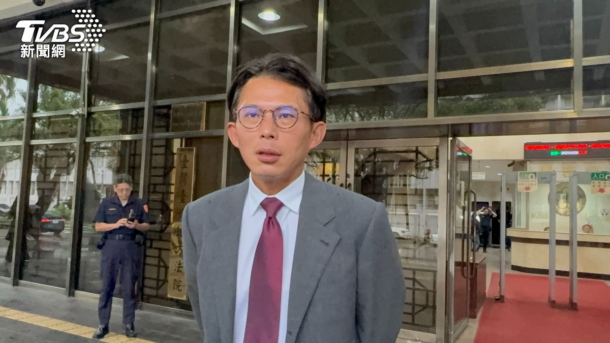 民眾黨主席黃國昌為830走讀涉嫌違反集遊法案,到北檢說明。(圖/潘千詩攝)