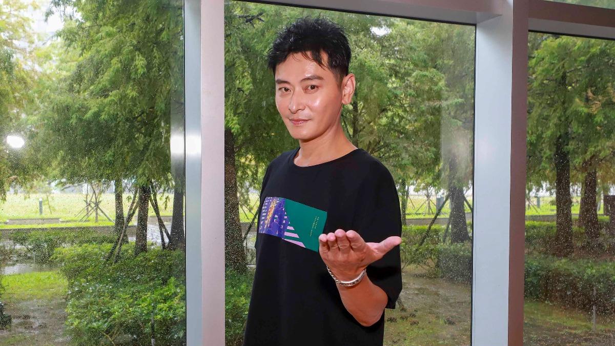 陳冠霖自摔「車翻滾好幾圈」撞爛 乩童父發功擋下一劫