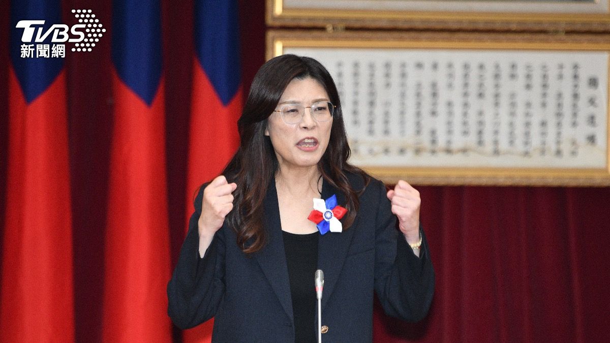 鄭麗文怎見習近平? 吳子嘉曝「封殺國防預算」賴清德就投降