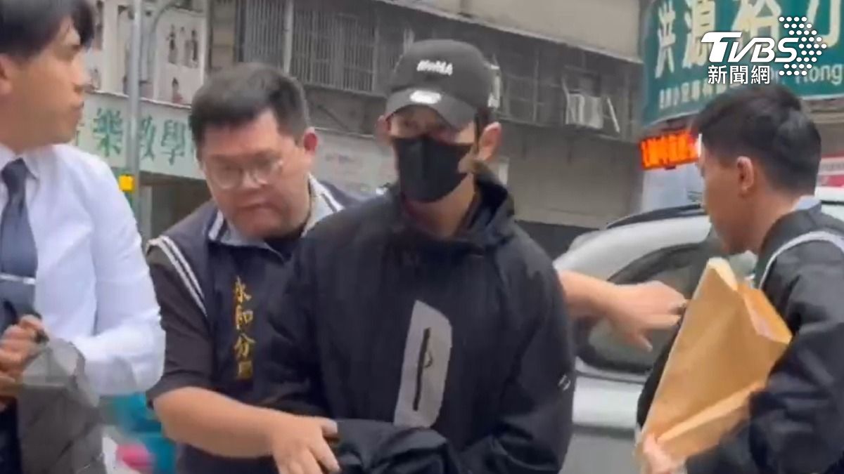藝人修杰楷也在閃兵案第三波搜索行動中被警方帶回調查。(圖/TVBS)