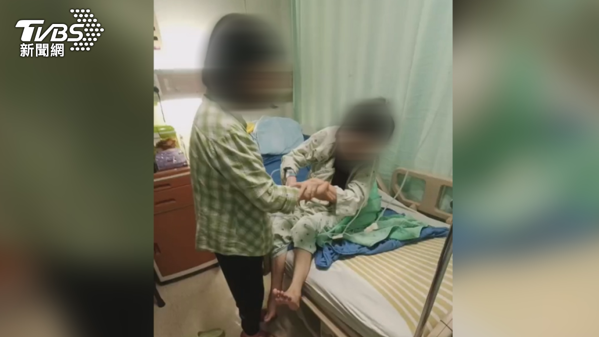 手術後生活無法自理,現在就連站立走路都沒辦法。(圖/TVBS)