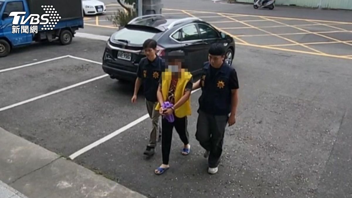 有毒品前科的26歲何男,在臉書發出貼文後,立刻被警方帶回了解。(圖/TVBS)