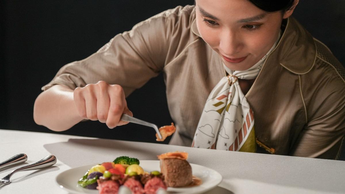 此次與「鈺善閣」合作的餐點將供應於台北出發航線(部分航線除外)的全艙等素食餐。(圖/星宇提供)