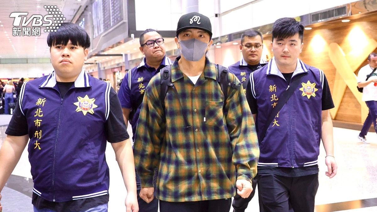 坤達涉閃兵案!今晨加拿大返台 一下飛機就遭拘提
