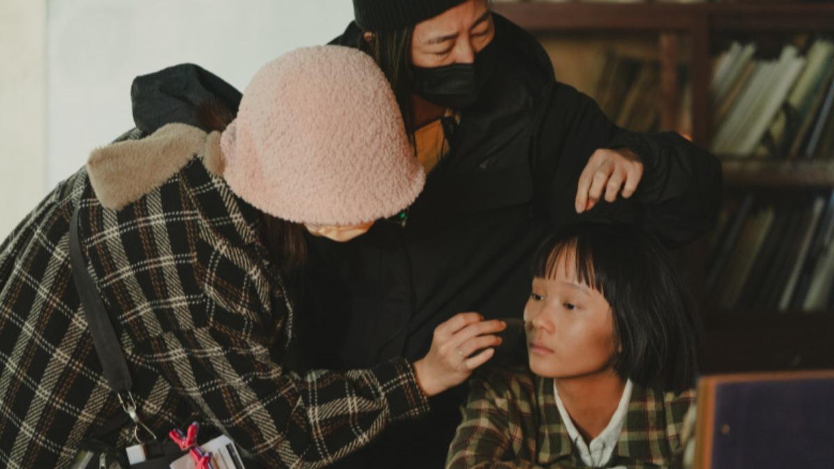 金馬新人驚險慘遭火吻!「火苗從灶腳竄出」頭毛全捲起來
