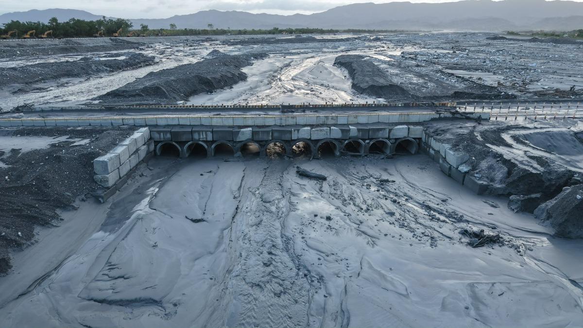 新堰塞湖溢流!台9線便橋最新空拍畫面曝 季連成:暫無危機