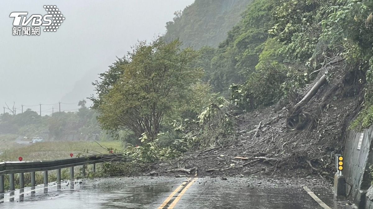 宜蘭台七線88.3公里土石坍方 道路遭淹沒雙向中斷