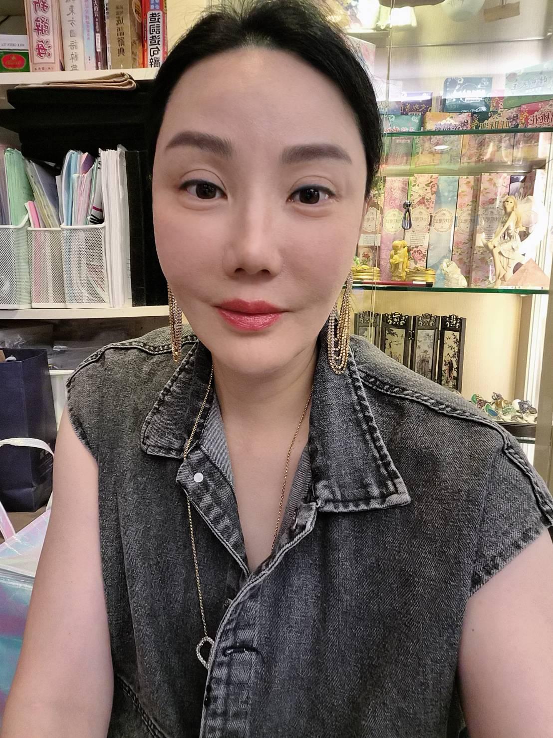 沈嶸表示最終靈魂要能獲得真正解脫,還是要于朦朧本人徹底放下。(圖/翻攝自沈嶸臉書)