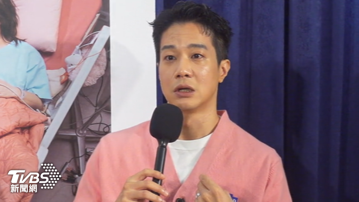 因病房要求「只能戴口罩」,2人眼神全是戲。(圖/TVBS)