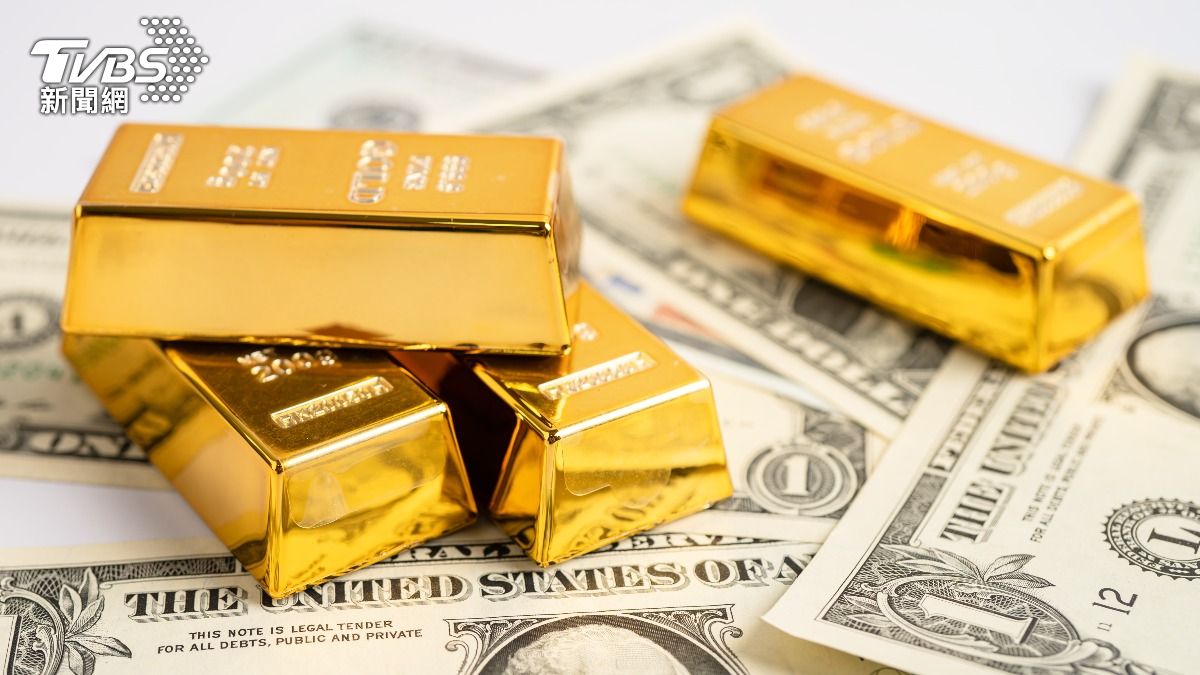 台銀貴金屬部表示，國際金價走勢與全球金融情勢變化及供需問題息息相關，投資人仍需留意當前金價已相當程度上反映美國降息及風險預期。（示意圖／shutterstock達志影像）