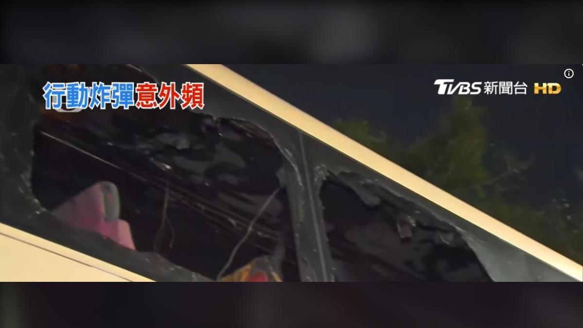 香港雙層巴士驚現行充起火。(圖/香港TVS)