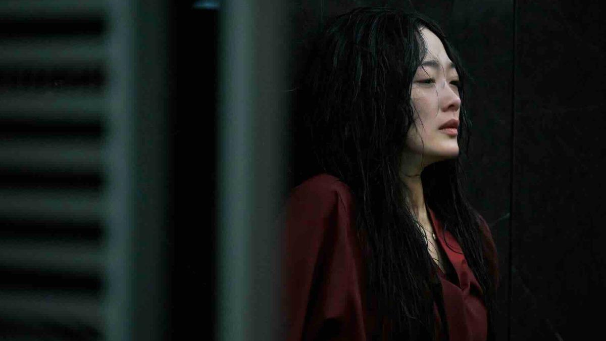 全昭霓劇中身陷婚姻暴力。(圖/Netflix提供)