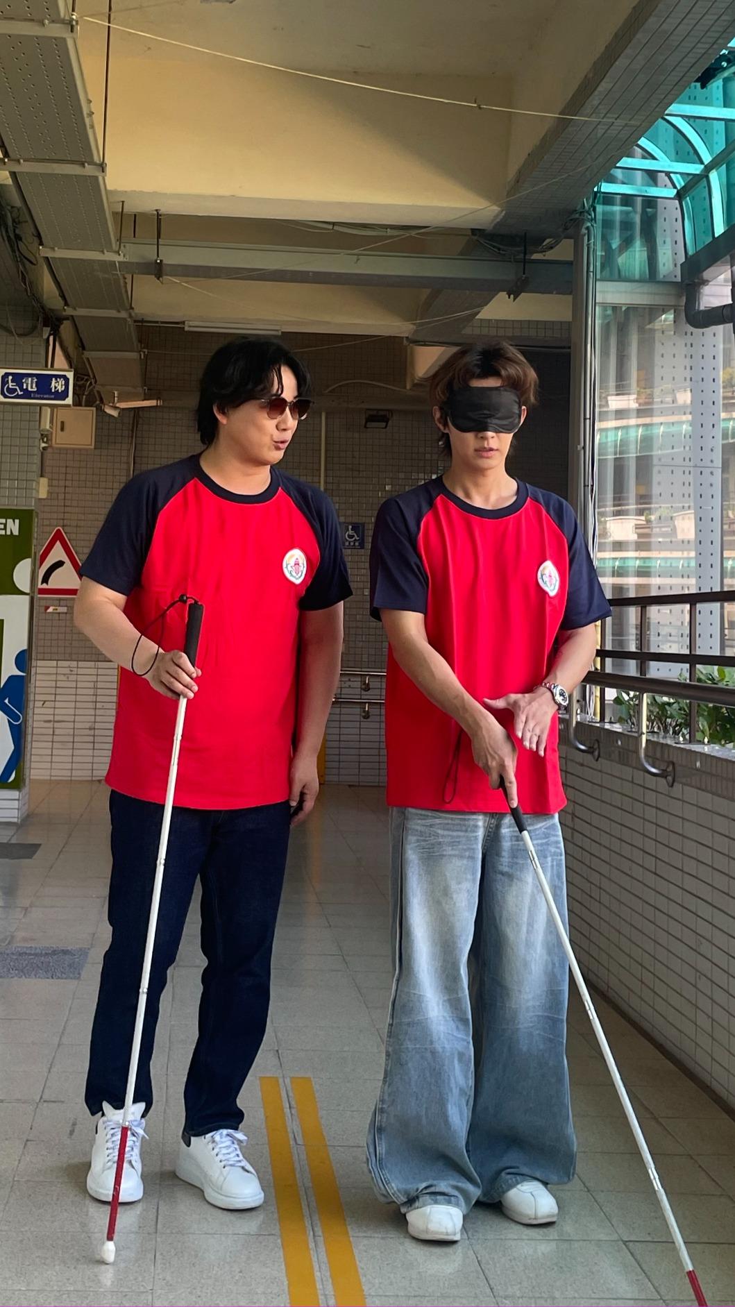 蕭煌奇帶著炎亞綸回母校。(圖/大浪娛樂提供)