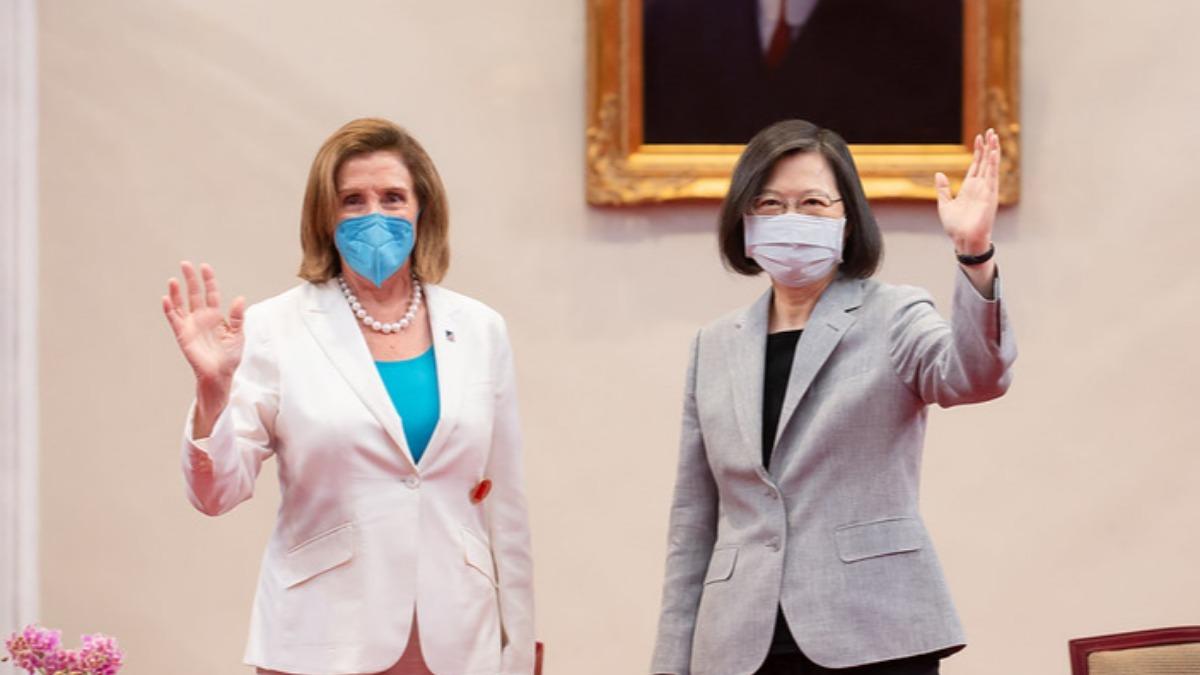時任美國眾議院議長裴洛西2022年訪台時曾引發中國不滿,進而舉行大規模軍演。(圖/擷取自總統府官網)