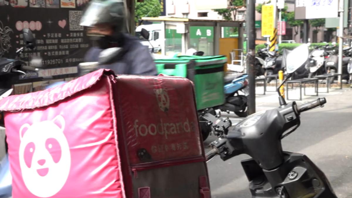 不少外送員認為，要送餐到一些社區大樓較麻煩。（圖／TVBS）