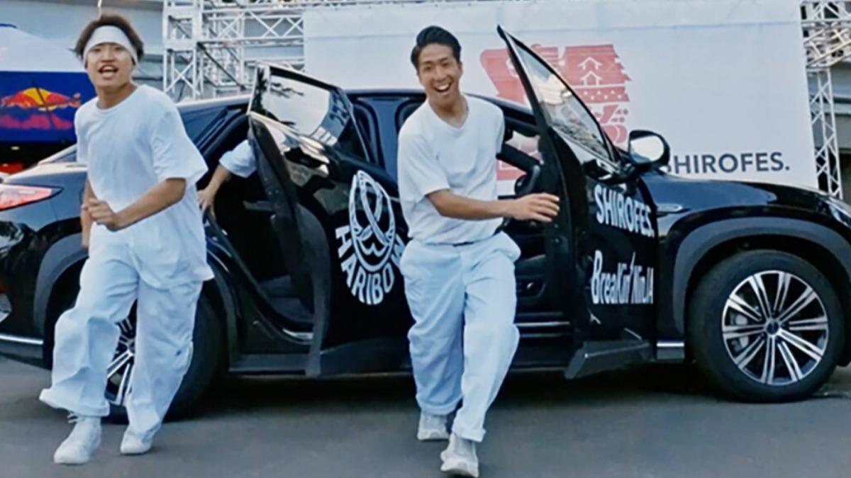 純電超跑仰望U9還會與日本知名著人花式跳繩表演組合HARIBOW進行動態展出。(圖/BYD)