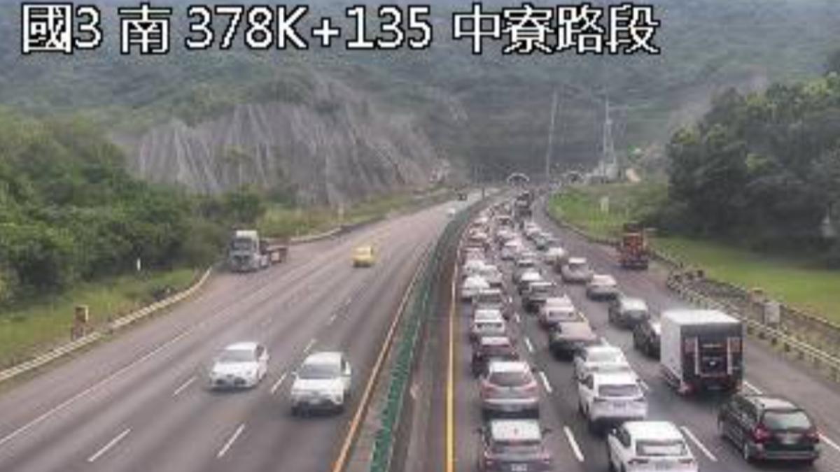 快訊/連假首日「7車連環撞」 國3中寮隧道嚴重回堵6km
