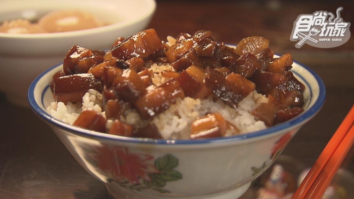 手切滷肉飯以肥肉為主,入口即化不膩口。(圖/食尚玩家)