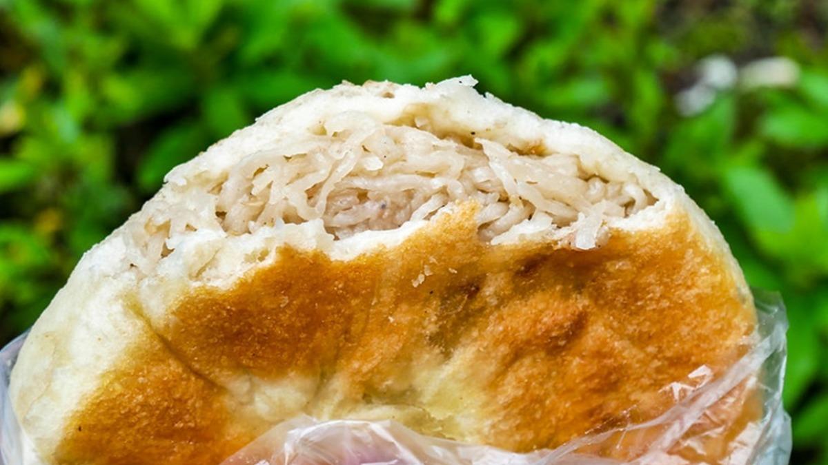 煎蘿蔔絲餡餅居然有11公分寬,裡面還有滿滿的餡料。(圖/鄉民食堂)